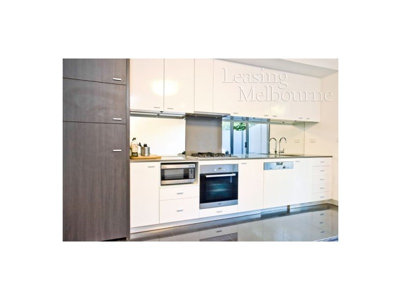 4/17 Robe Street, St Kilda VIC 3182