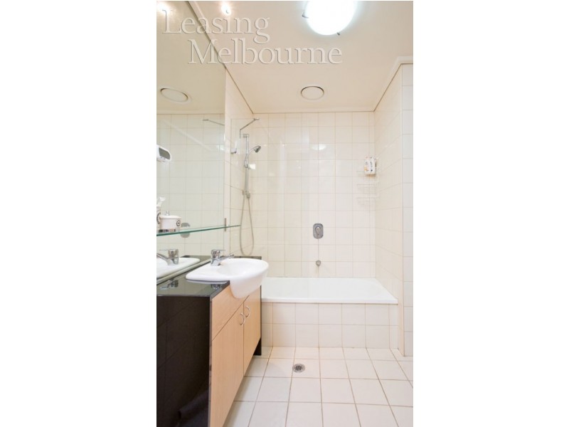 127/83 Whiteman Street, Southbank VIC 3006