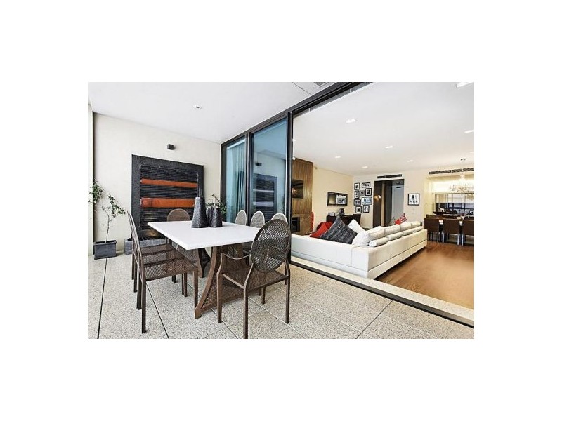 202/150 Clarendon Street, East Melbourne VIC 3002