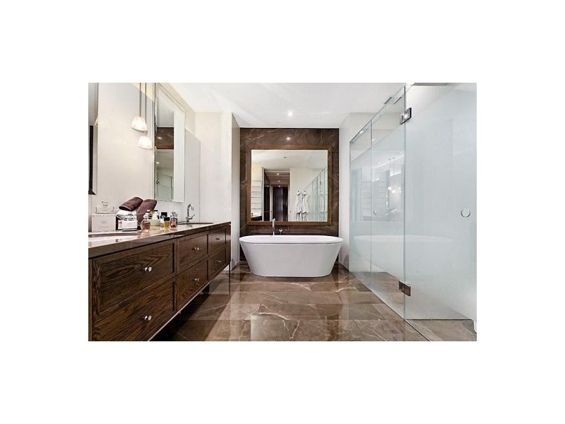 202/150 Clarendon Street, East Melbourne VIC 3002