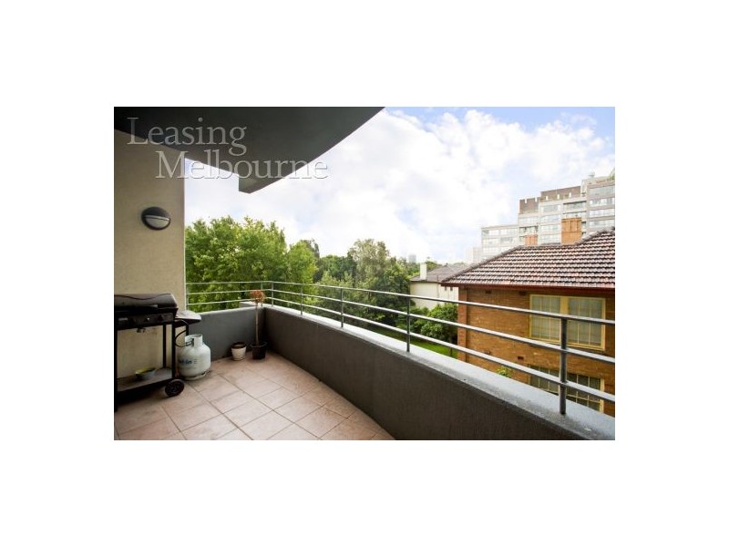 303/19 Queens Road, Melbourne VIC 3000