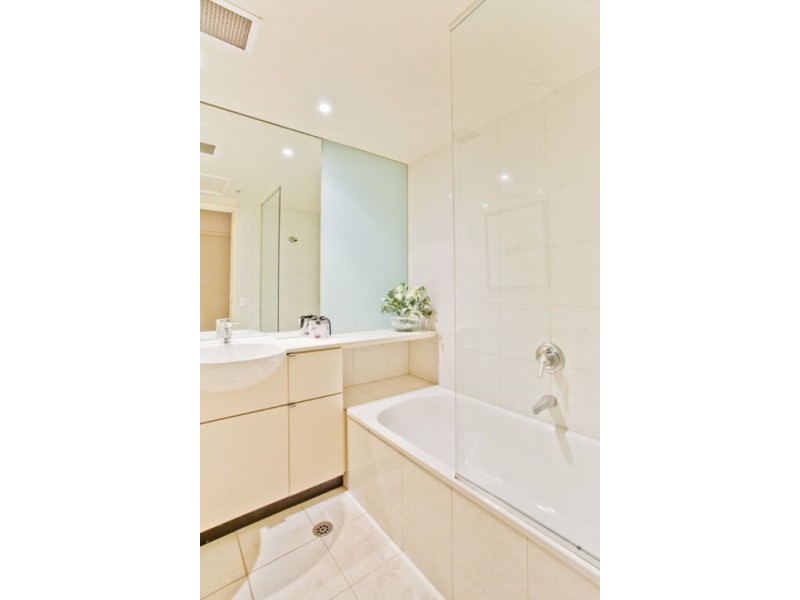 2201/80 Clarendon Street, Southbank VIC 3006