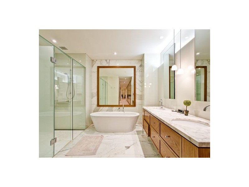 210/150 Clarendon Street, East Melbourne VIC 3002