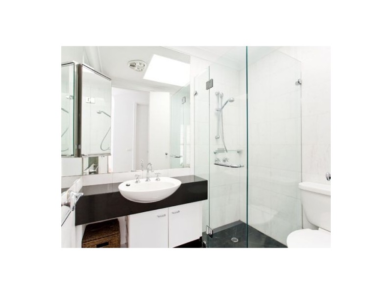 6/14 Woorigoleen Road, Toorak VIC 3142