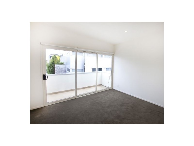 9 St Leonards Place, St Kilda VIC 3182