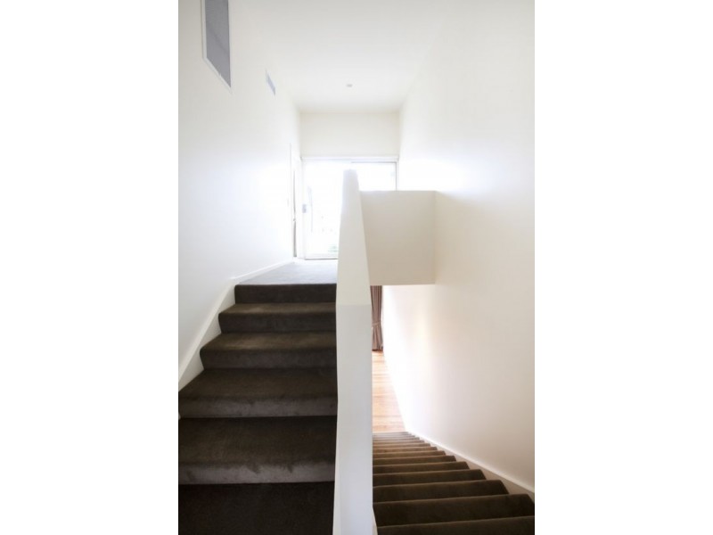 9 St Leonards Place, St Kilda VIC 3182