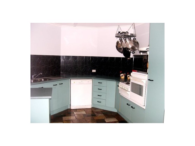 11 Manhattan Drive, Eagleby QLD 4207