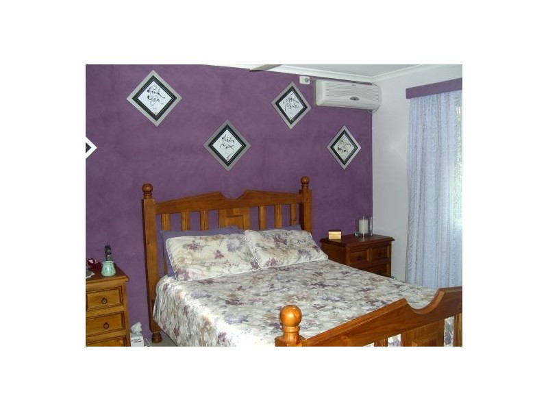 11 Manhattan Drive, Eagleby QLD 4207