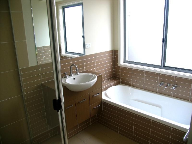 Pacific Pines QLD 4211