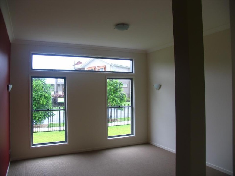 Pacific Pines QLD 4211