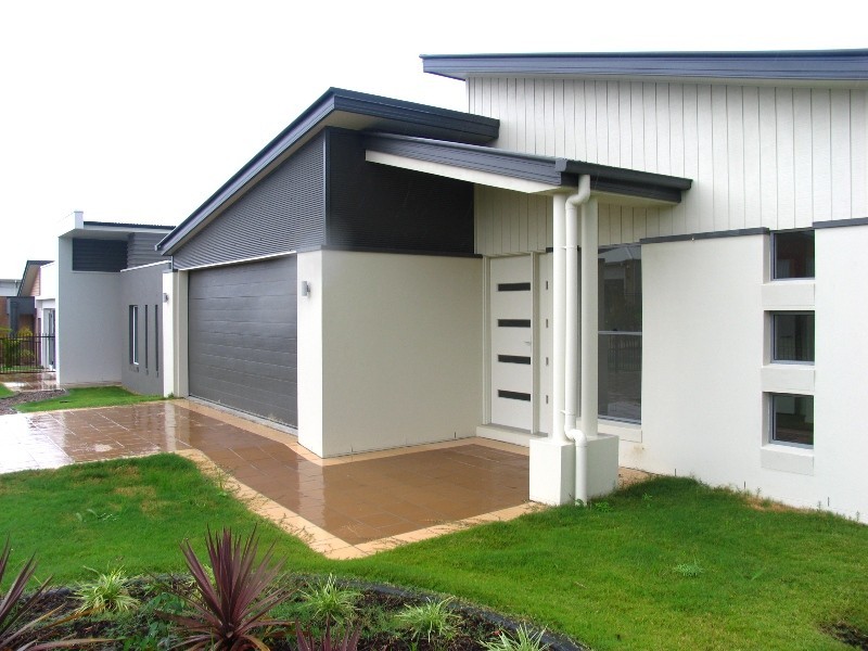 Pacific Pines QLD 4211