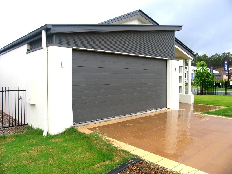 Pacific Pines QLD 4211