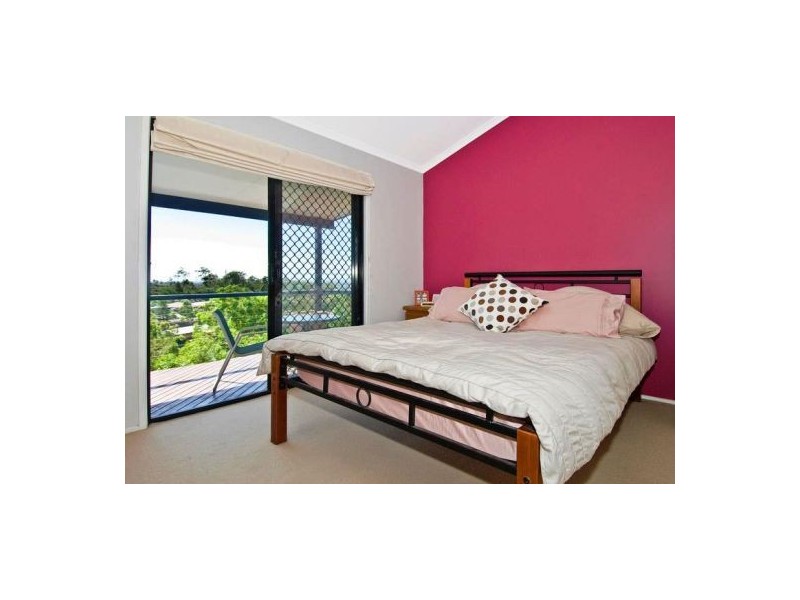 17 Valerie Close, Edens Landing QLD 4207