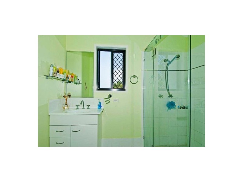 17 Valerie Close, Edens Landing QLD 4207