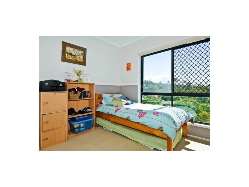 17 Valerie Close, Edens Landing QLD 4207