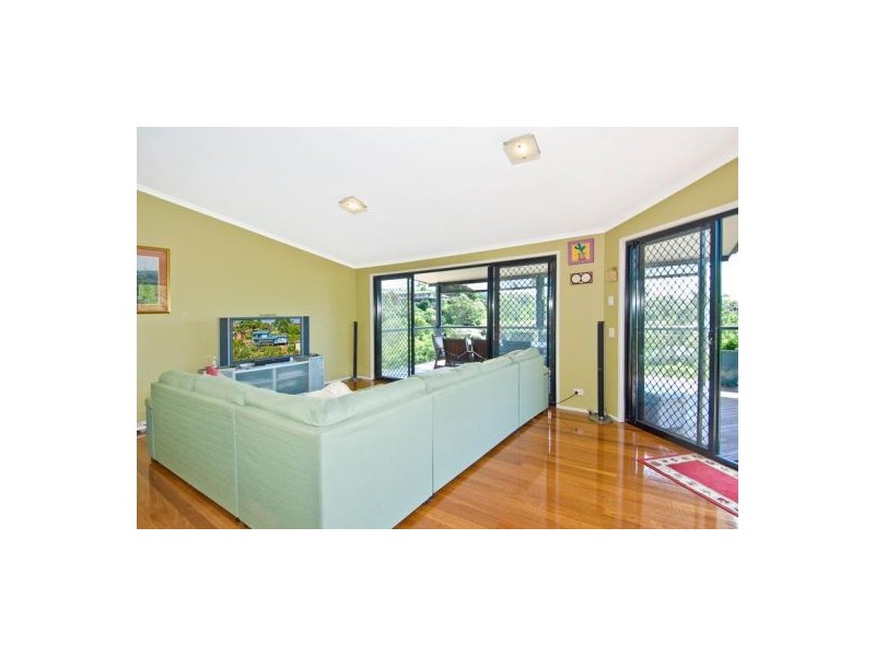 17 Valerie Close, Edens Landing QLD 4207