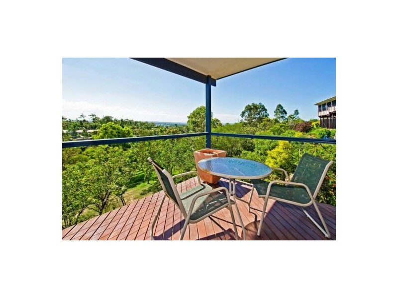 17 Valerie Close, Edens Landing QLD 4207