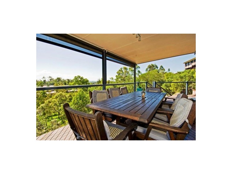 17 Valerie Close, Edens Landing QLD 4207