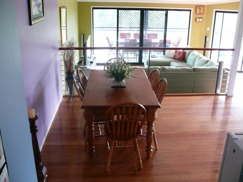 17 Valerie Close, Edens Landing QLD 4207