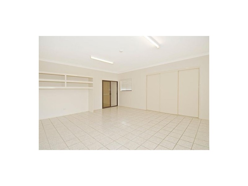 19 Hillside Cres, Edens Landing QLD 4207