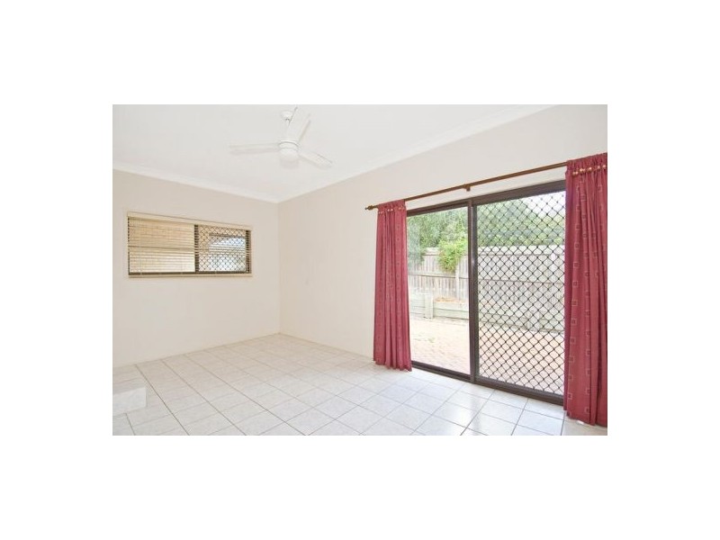 19 Hillside Cres, Edens Landing QLD 4207