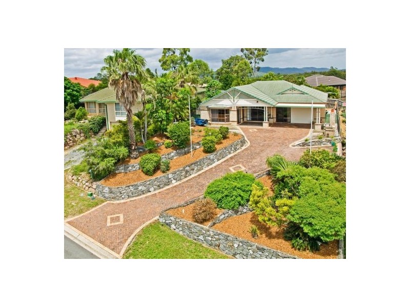19 Hillside Cres, Edens Landing QLD 4207