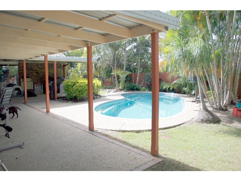 4 Richter Ct, Edens Landing QLD 4207