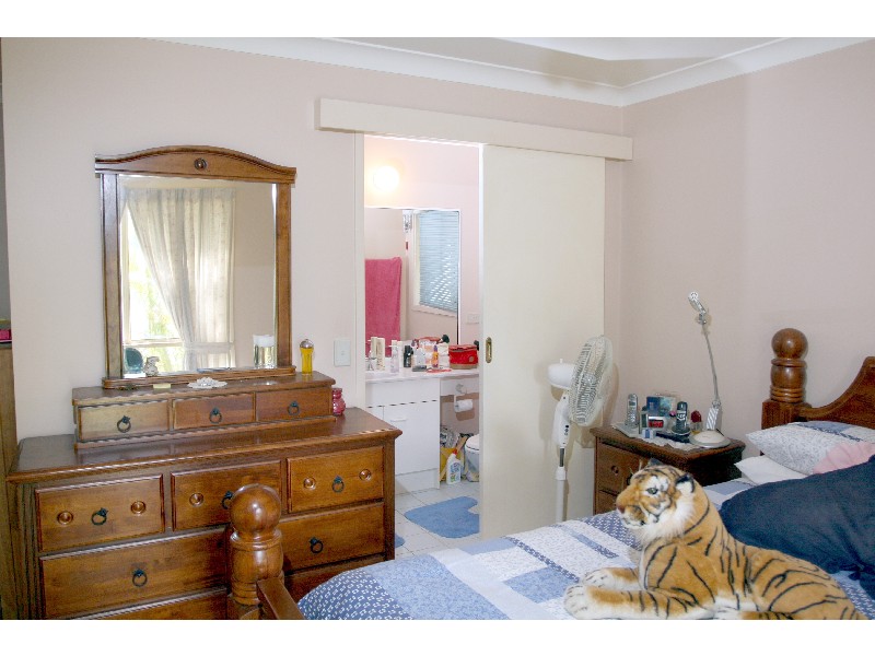 4 Richter Ct, Edens Landing QLD 4207