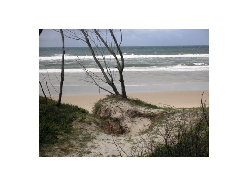 4 Naiad Ct, Rainbow Beach QLD 4581