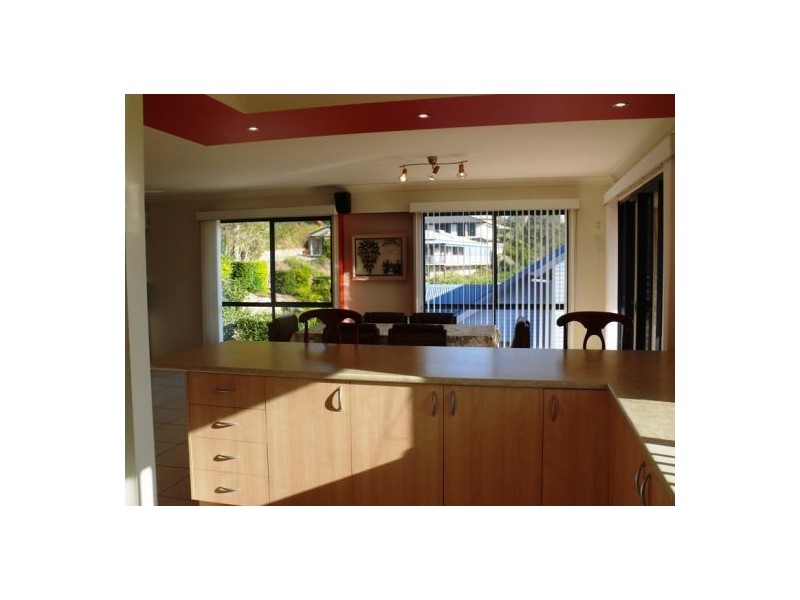 15 Valerie Close, Edens Landing QLD 4207