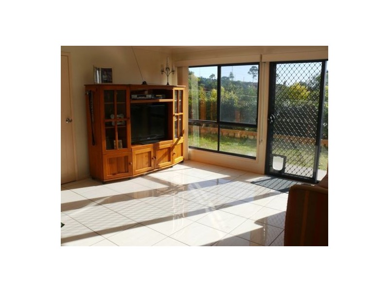 15 Valerie Close, Edens Landing QLD 4207