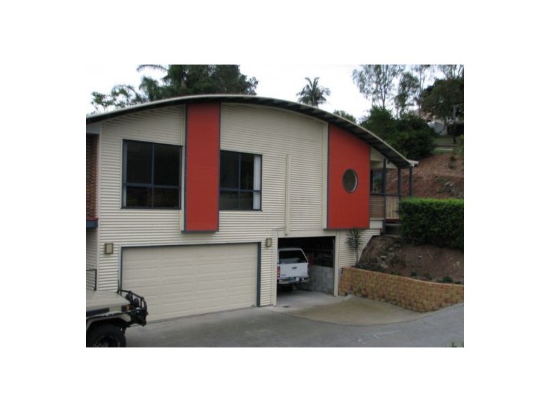 15 Valerie Close, Edens Landing QLD 4207
