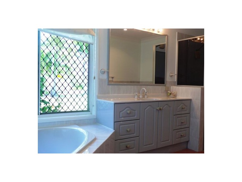 14 Prenzlau St, Windaroo QLD 4207