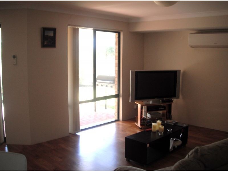 1/2 Glen Eagles Grove, Busselton WA 6280