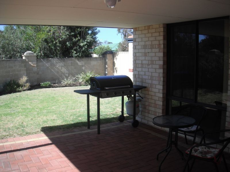 1/2 Glen Eagles Grove, Busselton WA 6280