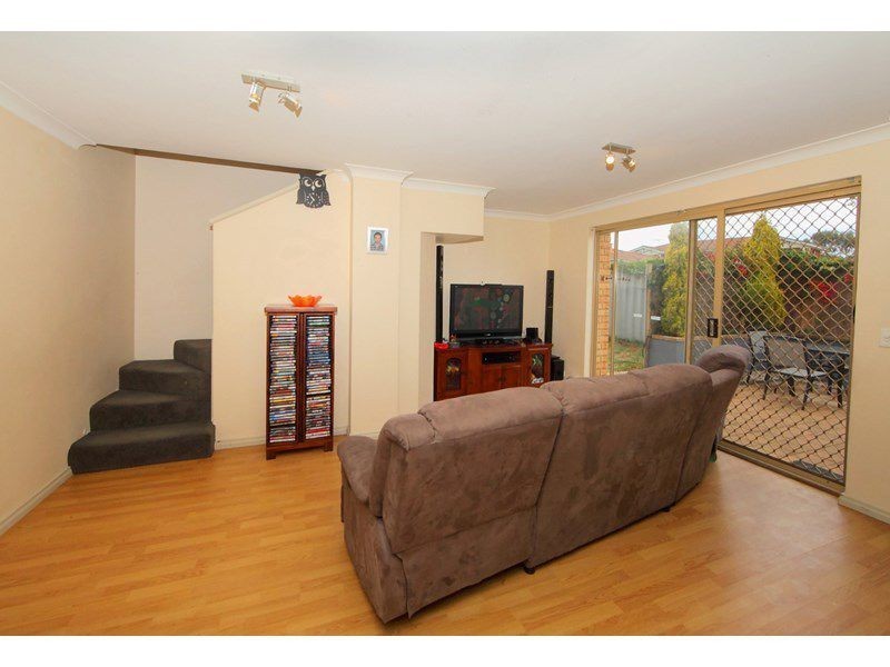 15/3 Sepia Court, Rockingham WA 6168