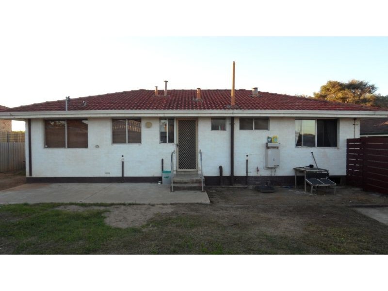 75 Kenny Crescent, Rangeway WA 6530