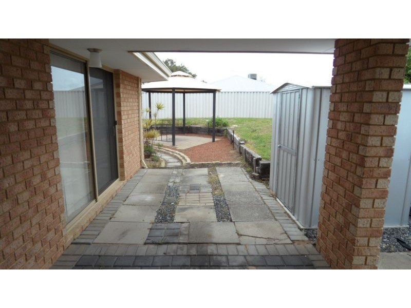 8 Cobia Rise, Warnbro WA 6169