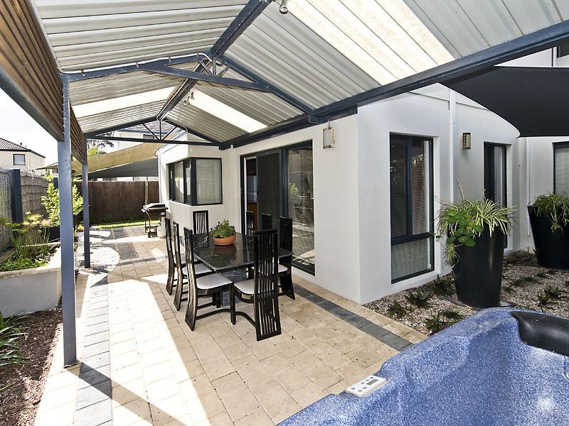 15c Thurlow Avenue, Yokine WA 6060