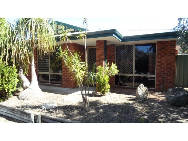 8 Nightingale Place, Greenfields WA 6210