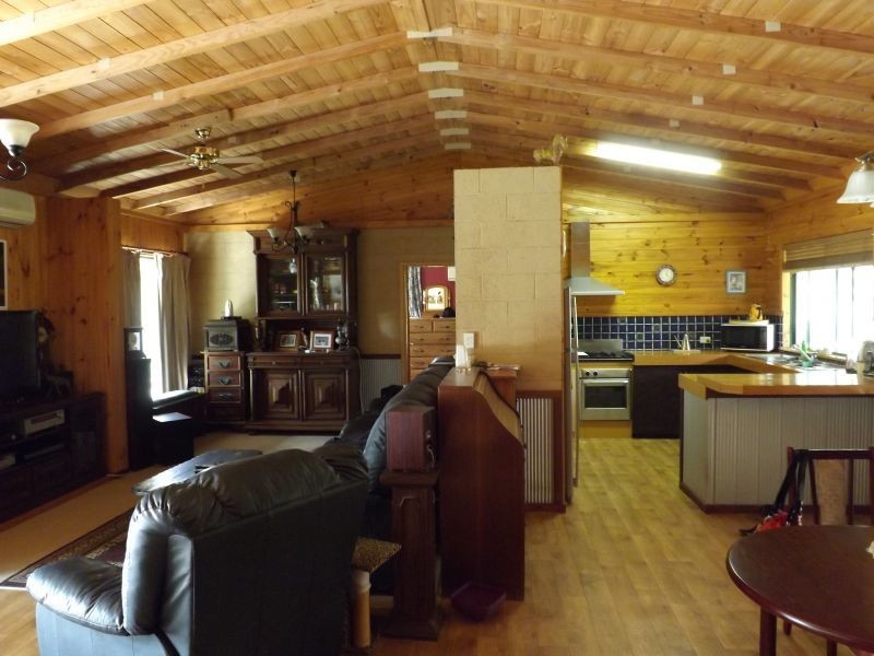 218 BUNTER WAY, Howatharra WA 6532