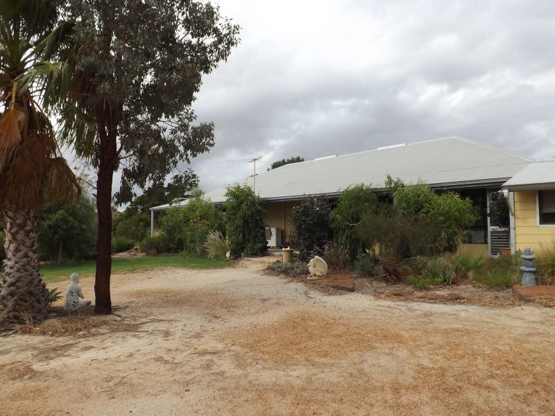218 BUNTER WAY, Howatharra WA 6532