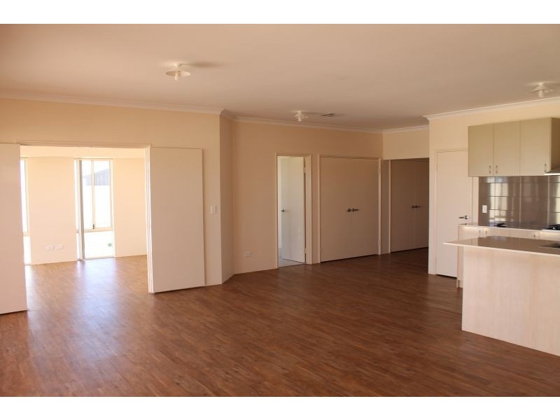 12 VIEWPOINT MEWS, Drummond Cove WA 6532