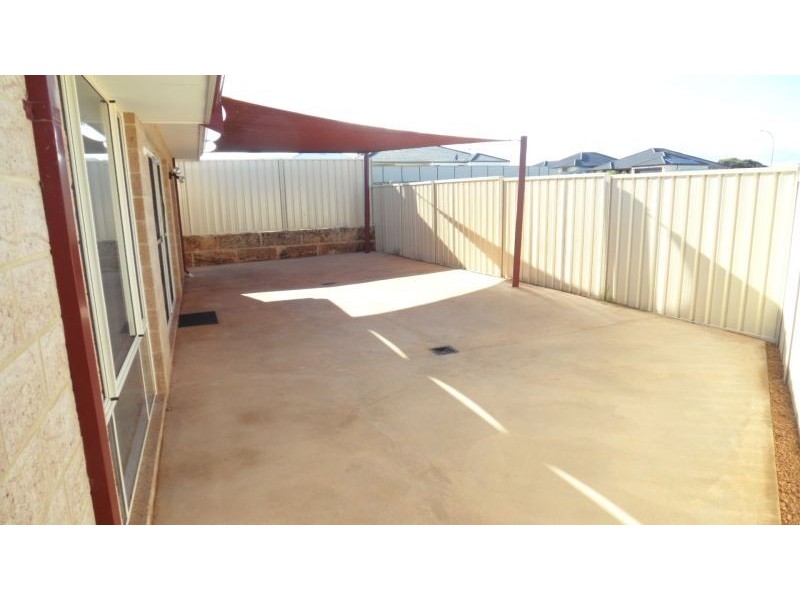 12 VIEWPOINT MEWS, Drummond Cove WA 6532