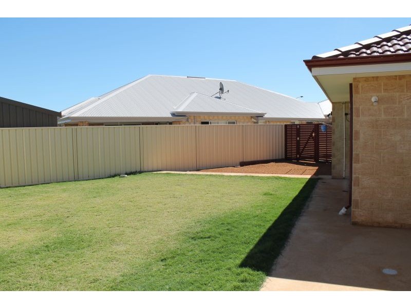 12 VIEWPOINT MEWS, Drummond Cove WA 6532