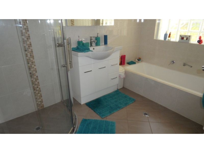 20 HOLCOMBE ROAD, Warnbro WA 6169