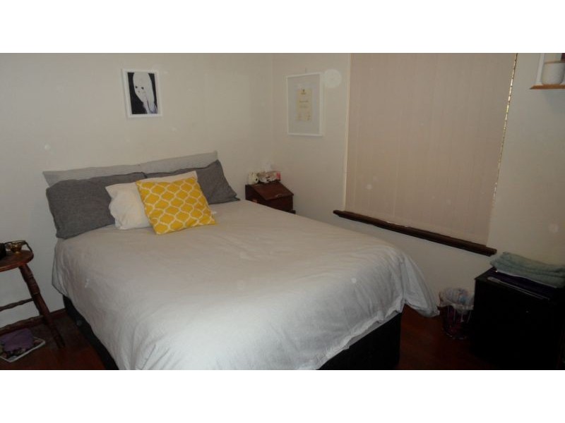 20 HOLCOMBE ROAD, Warnbro WA 6169