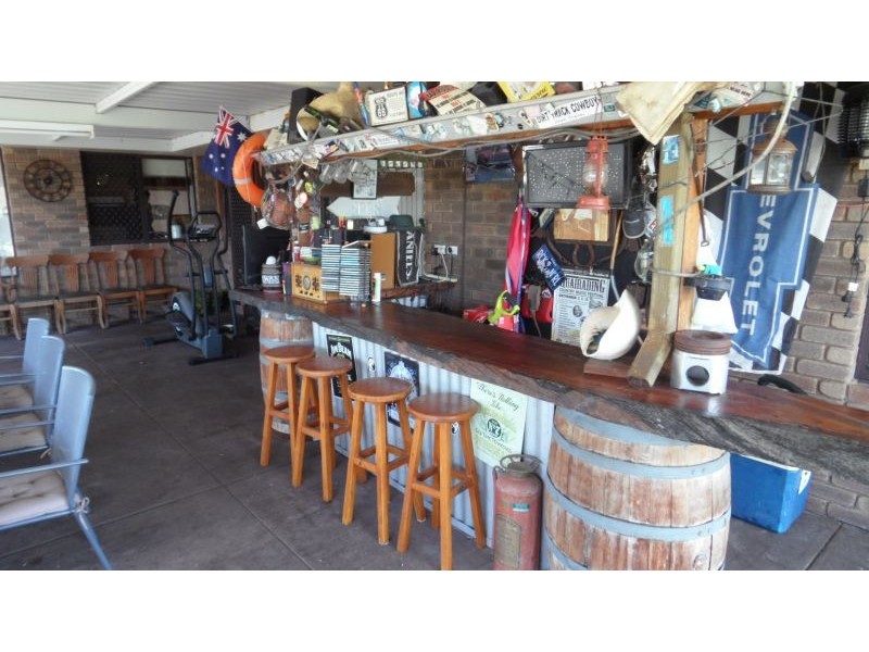 20 HOLCOMBE ROAD, Warnbro WA 6169