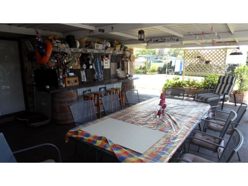 20 HOLCOMBE ROAD, Warnbro WA 6169