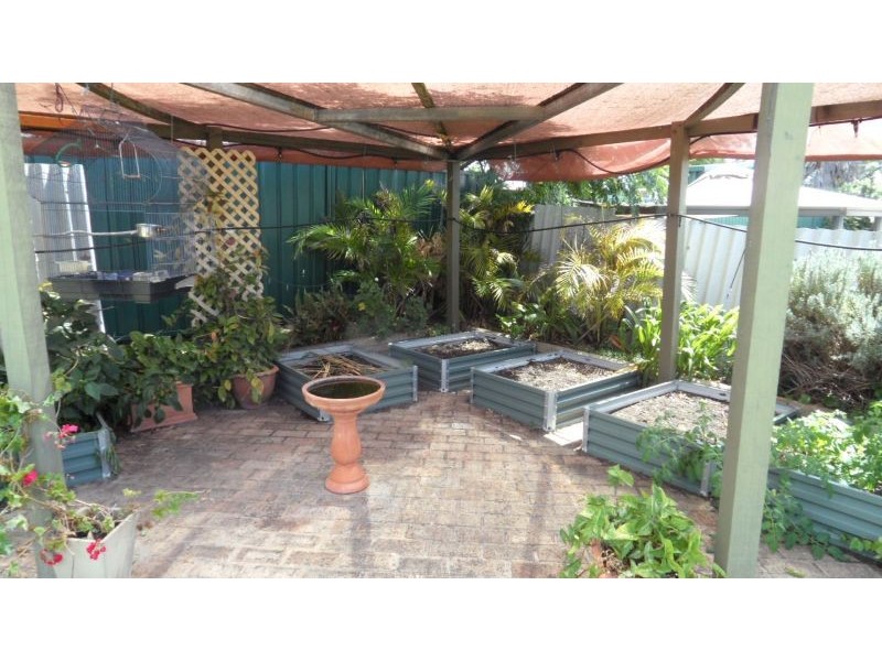 20 HOLCOMBE ROAD, Warnbro WA 6169